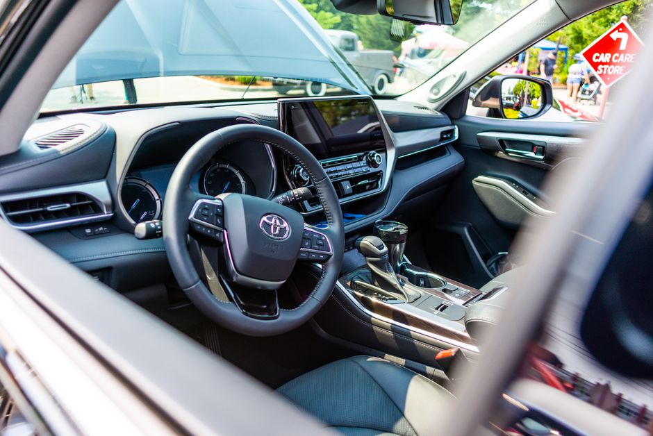 Negotiate a Toyota Highlander Deal Without Financing Traps